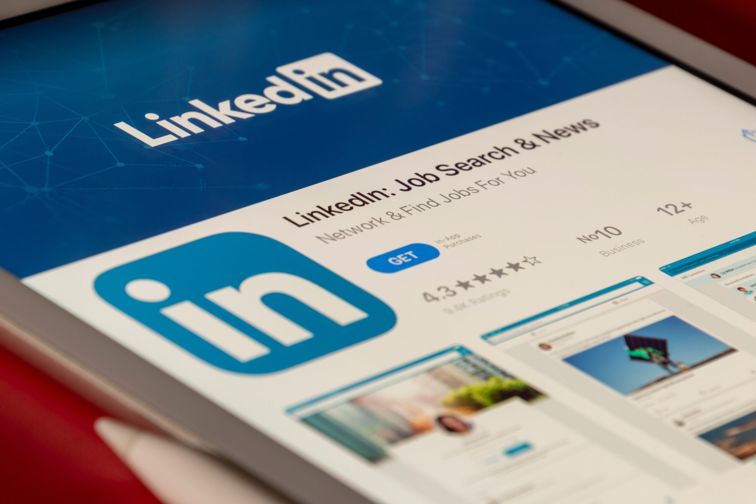 What should I post on LinkedIn? Our full-proof LinkedIn content strategy for executives
